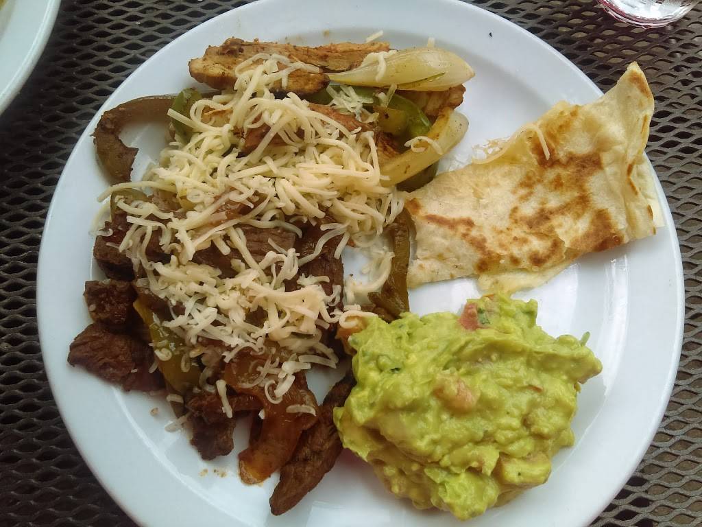 That Little Mexican Cafe II | restaurant | 1055 W Bryn Mawr Ave, Chicago, IL 60660, USA | 7737691004 OR +1 773-769-1004