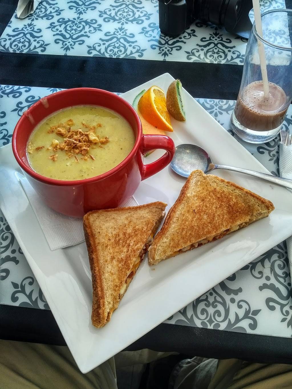 Kaleys Restaurant | restaurant | 33 Robinson St, Simcoe, ON N3Y 1W3, Canada | 2264403444 OR +1 226-440-3444