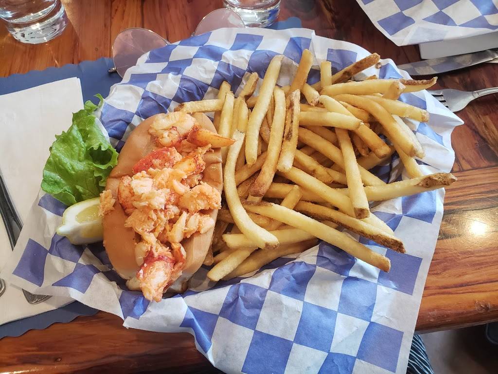 Square-Rigger | restaurant | 225 Edgartown-Vineyard Haven Rd, Edgartown, MA 02539, USA | 5086279968 OR +1 508-627-9968