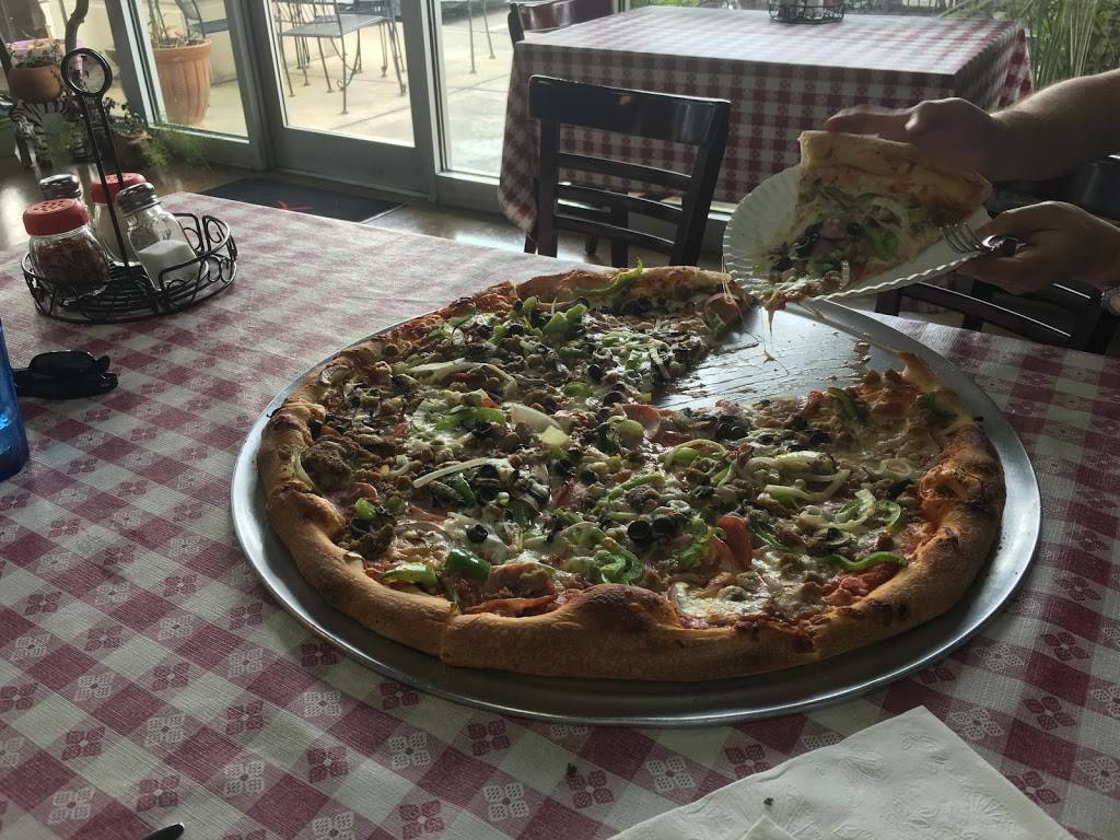 Pizzaiolos Pizza & Pasta | restaurant | 355 E Westchester Pkwy, Grand Prairie, TX 75052, USA | 9722624100 OR +1 972-262-4100