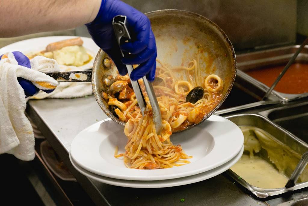 Mezza Luna at The Villages | restaurant | 243 Colony Blvd, The Villages, FL 32162, USA | 3527533824 OR +1 352-753-3824