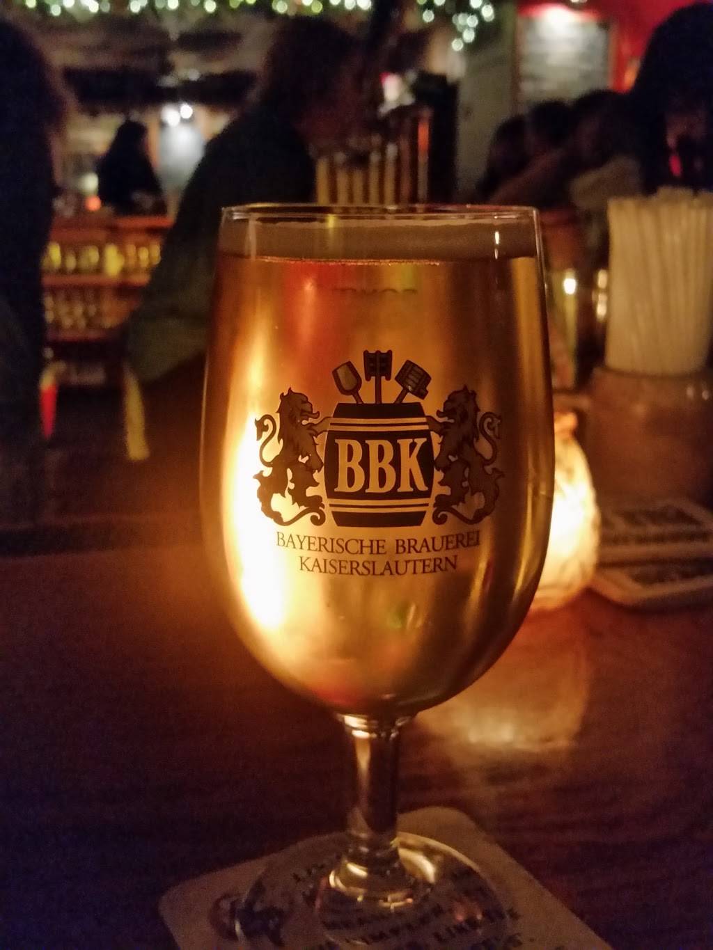 Guthries Tavern | restaurant | 1300 W Addison St, Chicago, IL 60613, USA | 7734772900 OR +1 773-477-2900