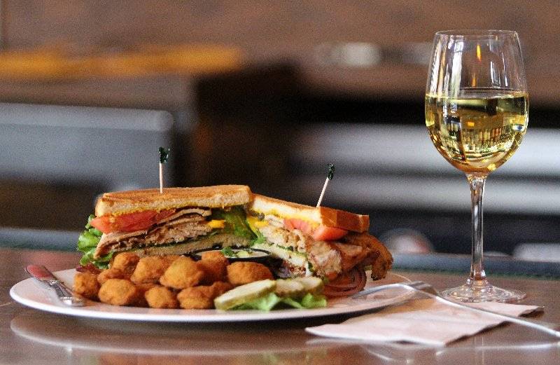 Spot Bar & Grill | restaurant | 98 S Pennsylvania St, Denver, CO 80209, USA | 3037331299 OR +1 303-733-1299