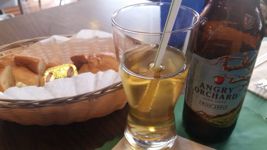 Pa Raffas Italian Restaurant | restaurant | 2857 Acushnet Ave, New Bedford, MA 02745, USA | 5089957711 OR +1 508-995-7711