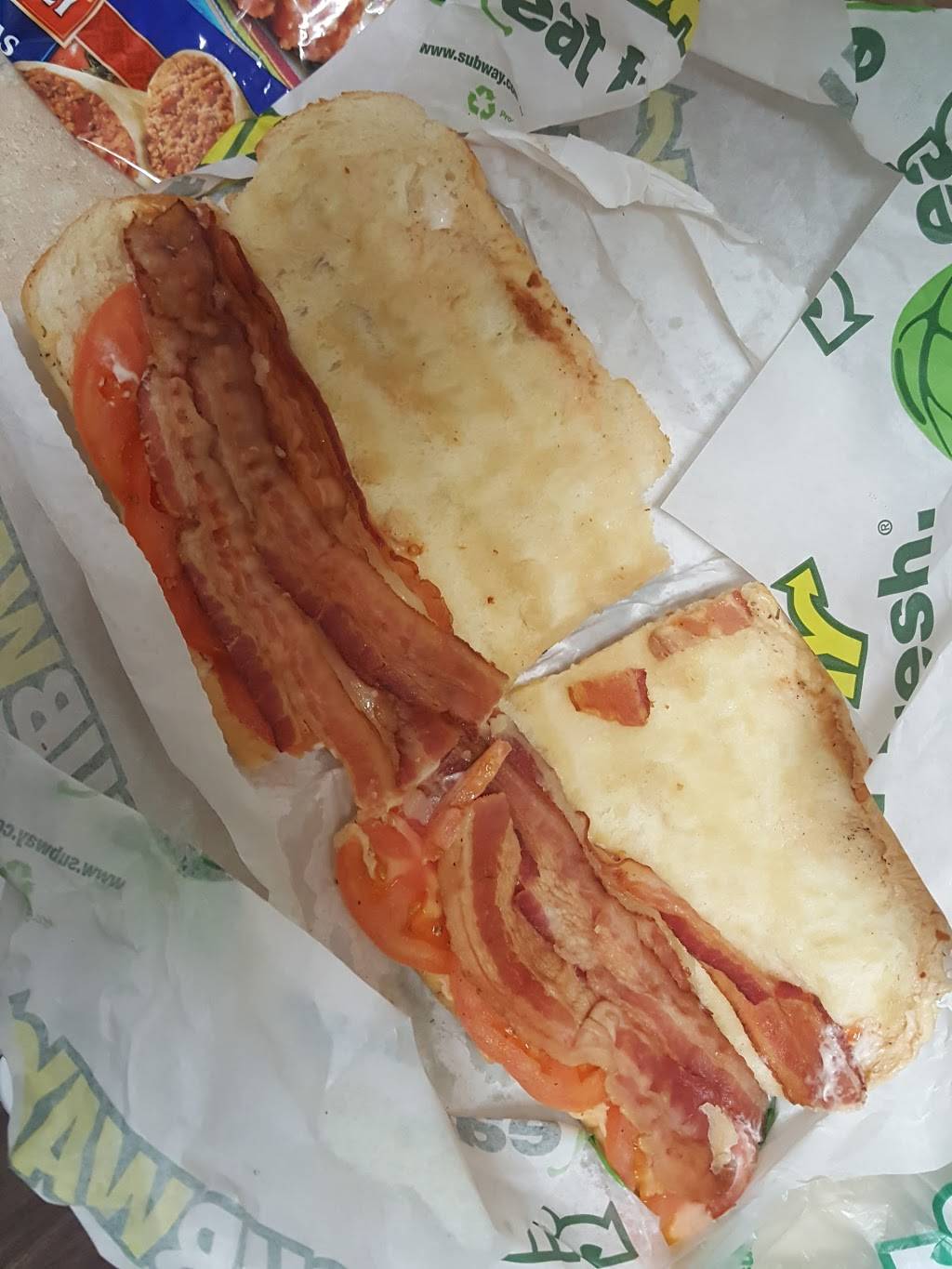 Subway | meal takeaway | 5820 Ridgewood Rd, Jackson, MS 39211, USA | 6019775388 OR +1 601-977-5388