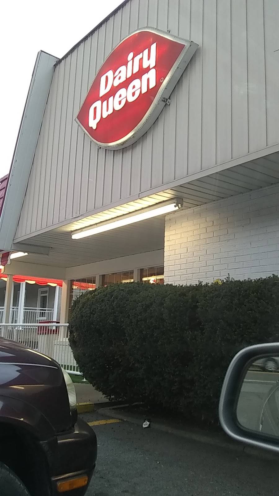 Dairy Queen | restaurant | 3136 E Cumberland Rd, Bluefield, WV 24701, USA | 3043256652 OR +1 304-325-6652