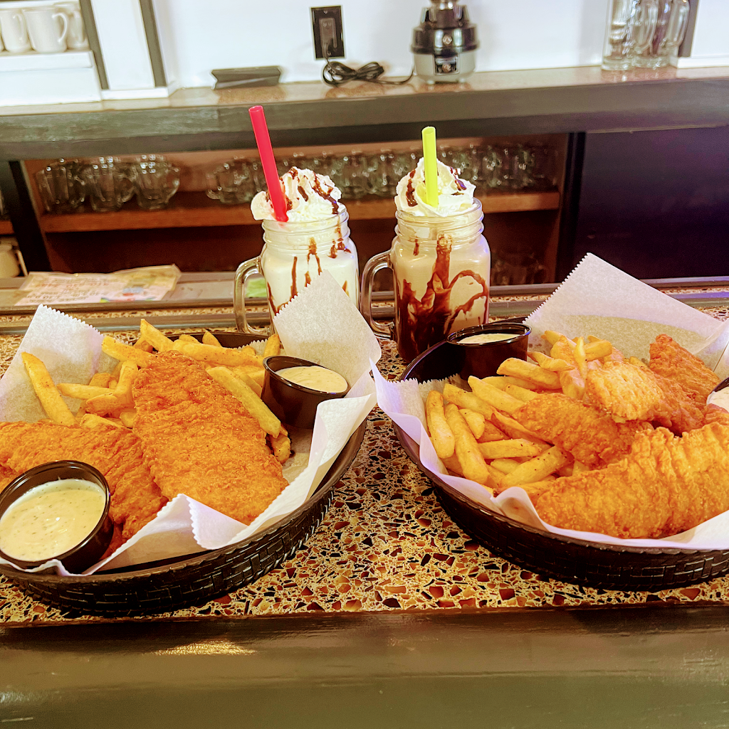 IceBurg | restaurant | 22145 W Outer Dr, Dearborn, MI 48124, USA | 3137685111 OR +1 313-768-5111