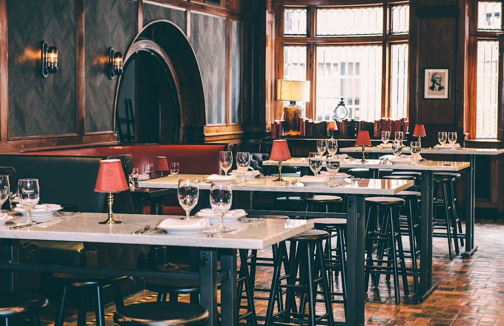 The Olde Bar | restaurant | 125 Walnut St, Philadelphia, PA 19106, USA | 2152533777 OR +1 215-253-3777