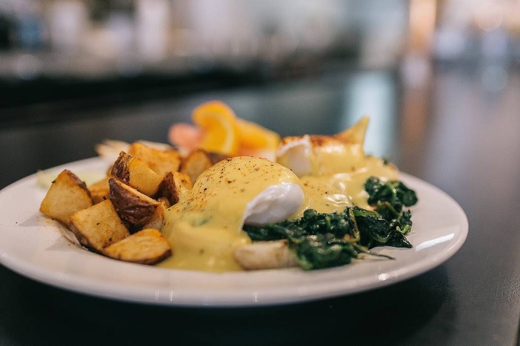 Le Lendemain dveille | restaurant | 7467 Rue St-Hubert, Montréal, QC H2R 2N5, Canada | 5142718484 OR +1 514-271-8484