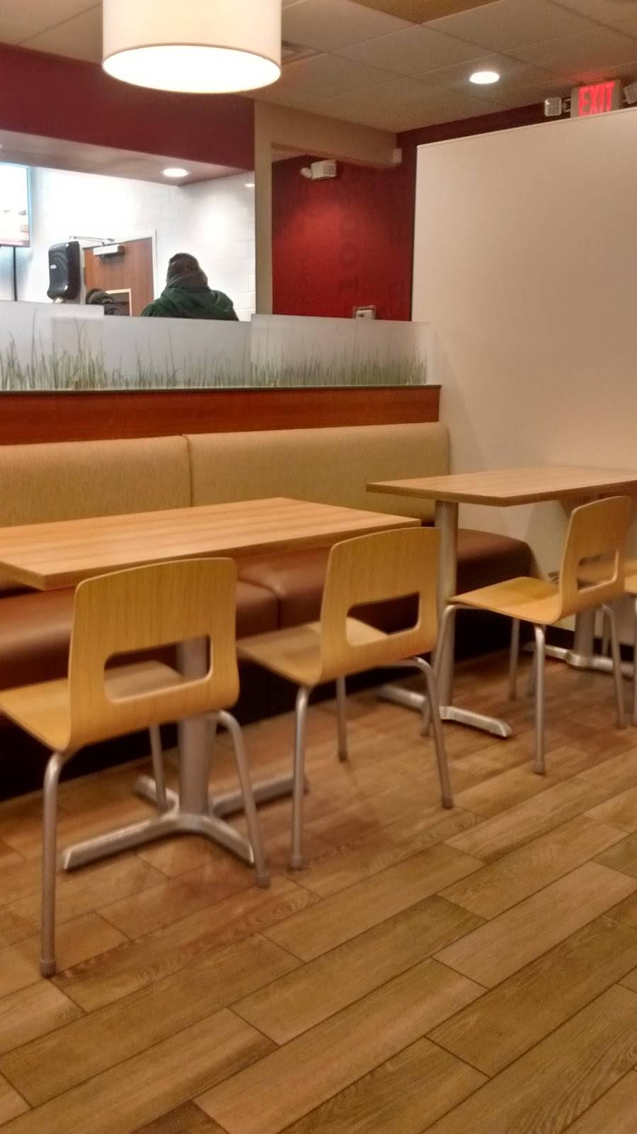 Wendys | restaurant | 339 W Market St, Newark, NJ 07107, USA | 9738240468 OR +1 973-824-0468