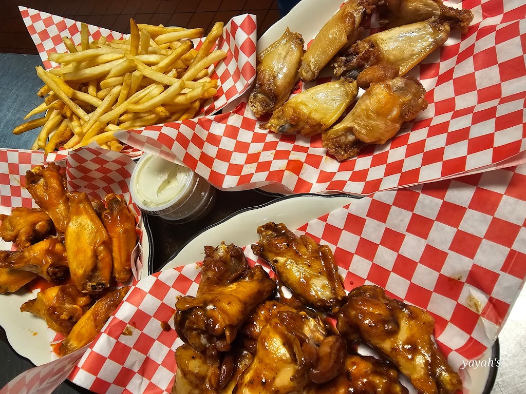 Yayahs | restaurant | 120 N Main St, Flora, IL 62839, USA | 6184035313 OR +1 618-403-5313