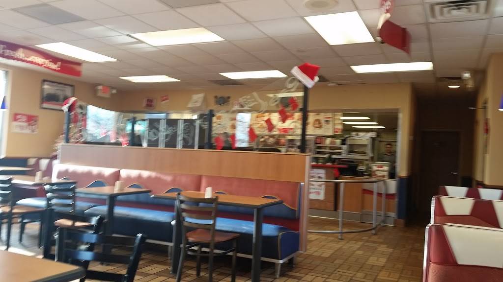 KFC | restaurant | 2760 Brentwood Dr, Columbus, IN 47203, USA | 8123725502 OR +1 812-372-5502