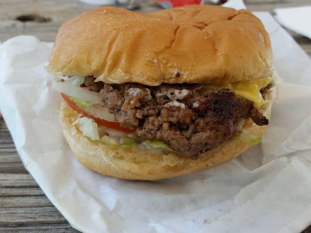 Bevs Better Burgers | restaurant | 15010 N Main St, Alachua, FL 32615, USA | 3864622670 OR +1 386-462-2670
