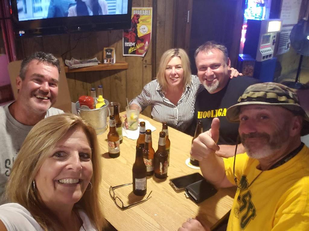 Bassett Creek Saloon and Eatery | restaurant | 34410 Bassett Rd, Bassett, WI 53101, USA | 2628779088 OR +1 262-877-9088