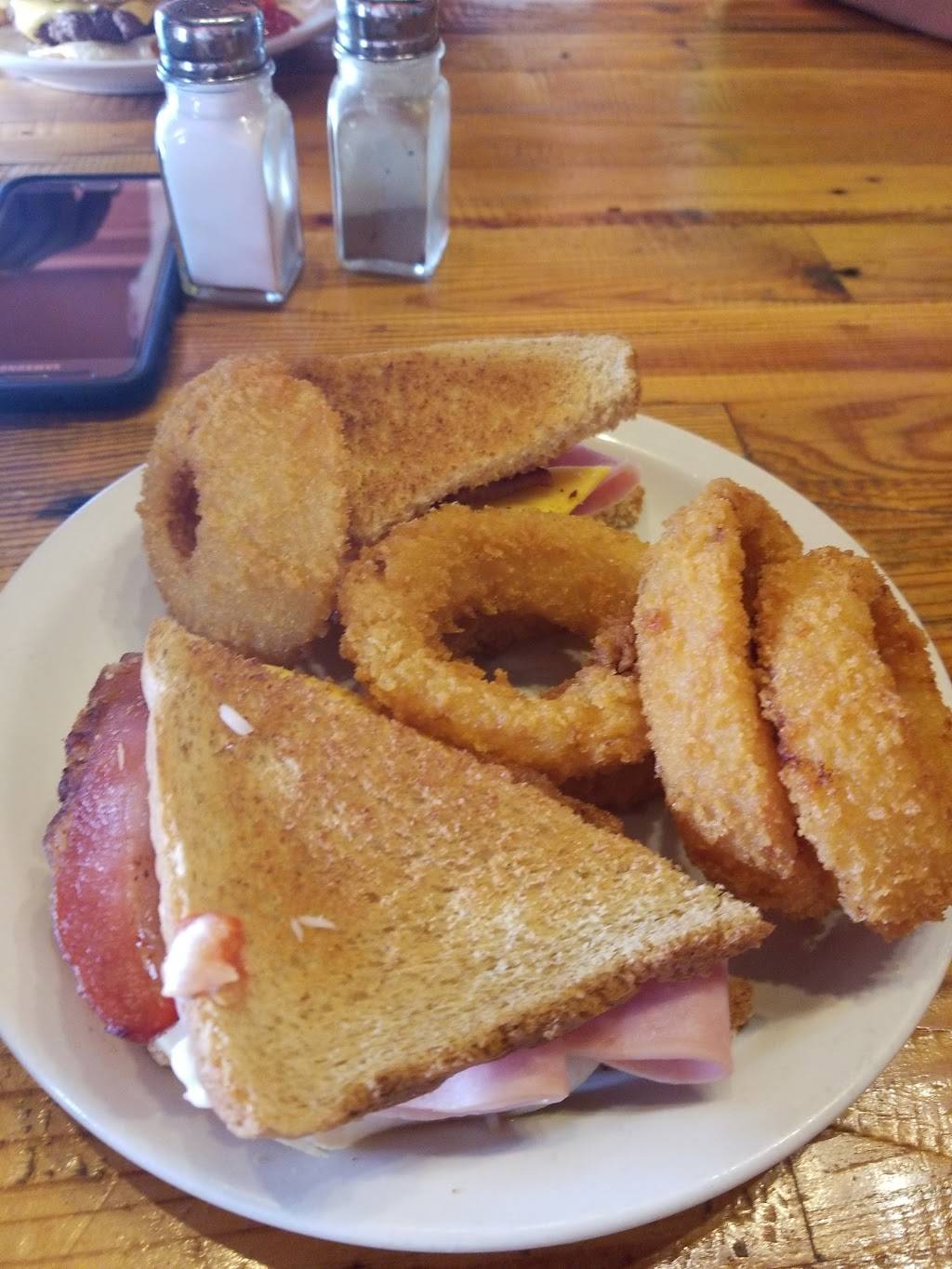 Buddys Place | restaurant | 18 W Cross Main St, New Castle, KY 40050, USA | 5028450909 OR +1 502-845-0909