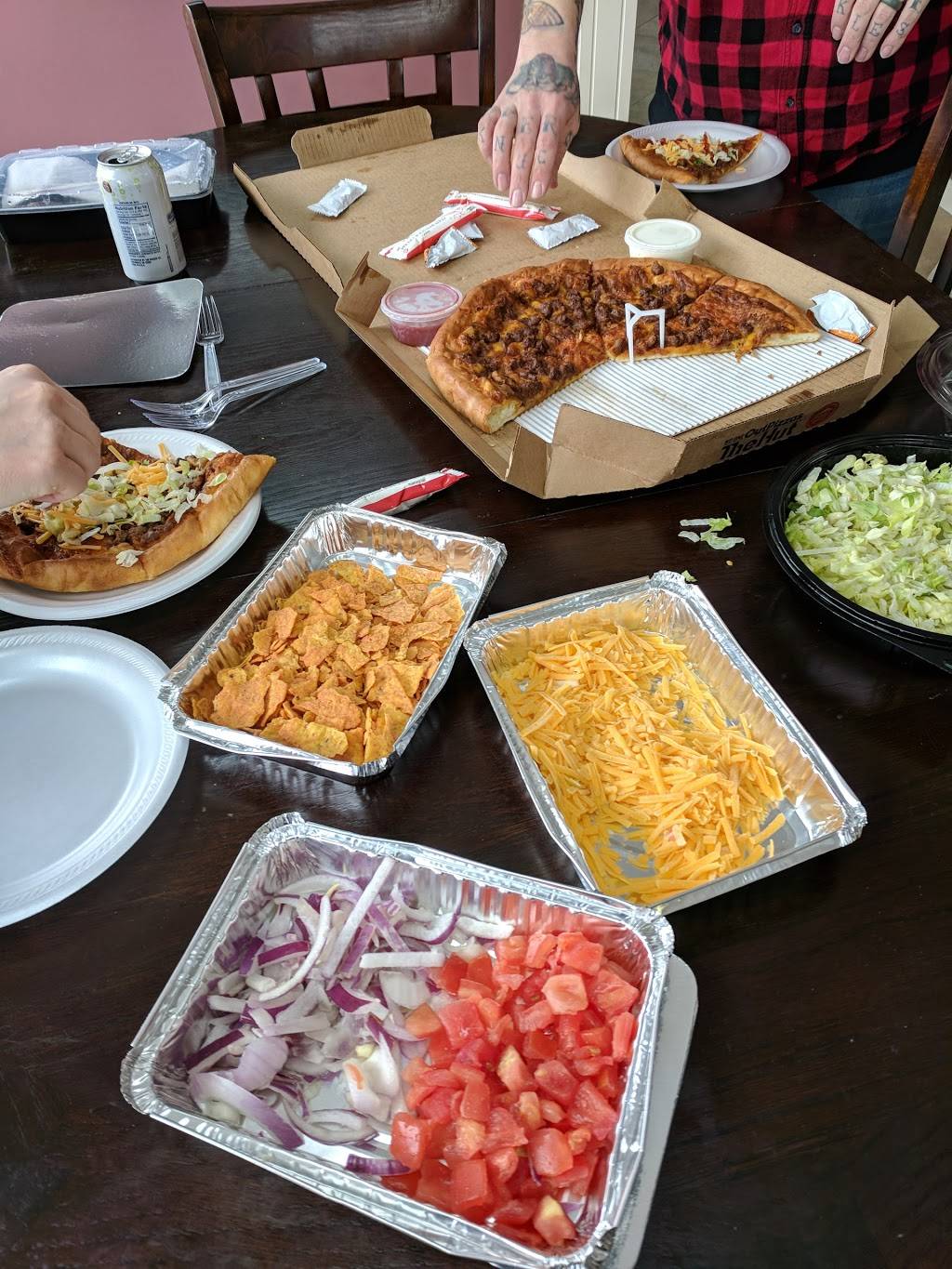 Pizza Hut | restaurant | 8311 Lima Rd, Fort Wayne, IN 46818, USA | 2609692400 OR +1 260-969-2400