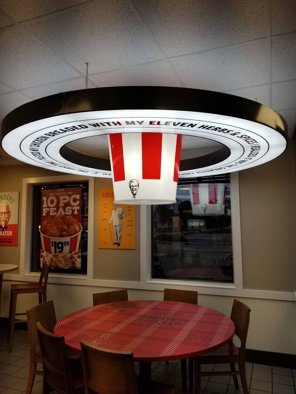 KFC | restaurant | 1612 E Main St, Galesburg, IL 61401, USA | 3093435159 OR +1 309-343-5159