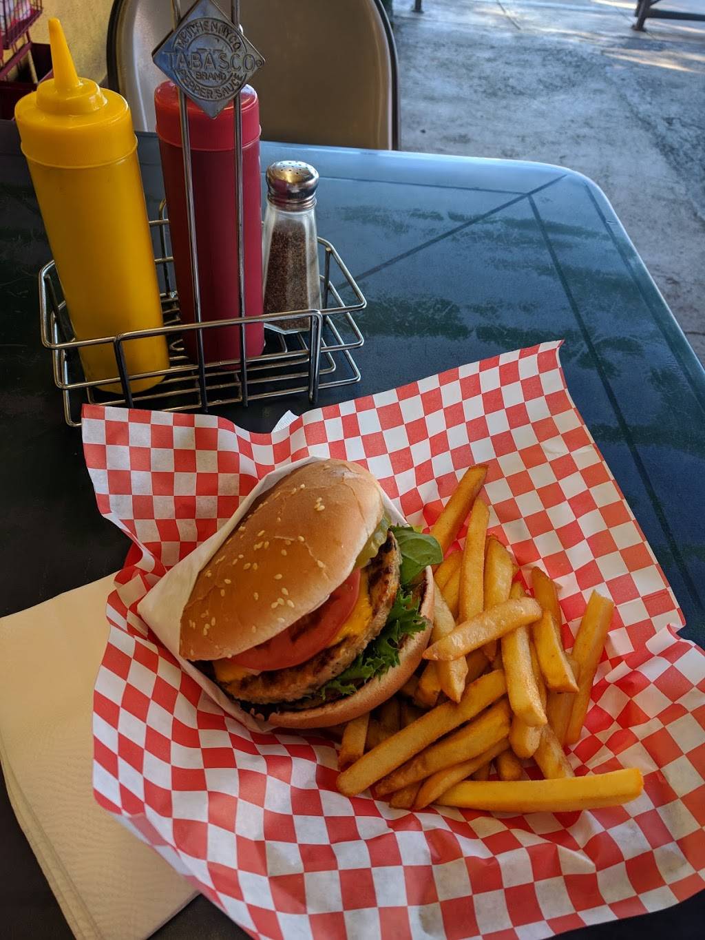 Larrys Chili Dog | restaurant | 3122 W Burbank Blvd, Burbank, CA 91505, USA | 8188420244 OR +1 818-842-0244