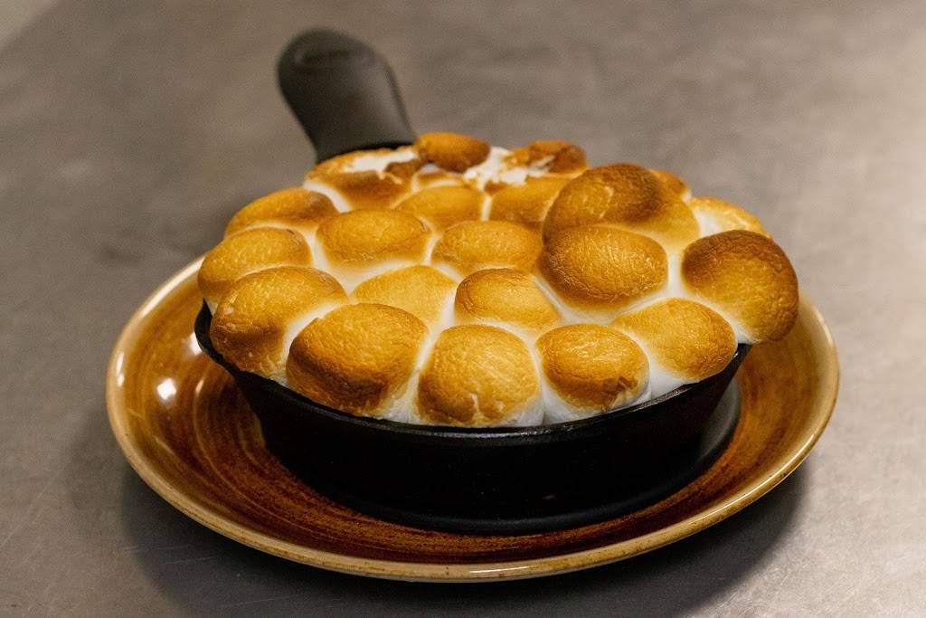 Zacharys Chop House | restaurant | 4 Cobbetts Pond Rd, Windham, NH 03087, USA | 6038905555 OR +1 603-890-5555