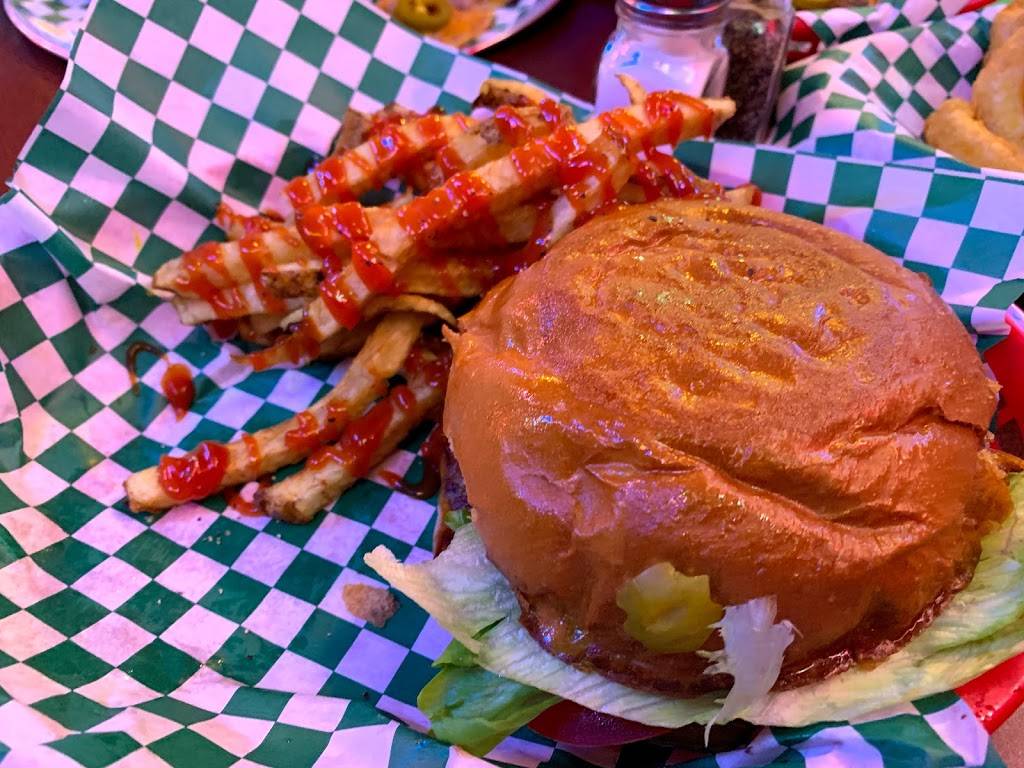 Big Lous Burgers & BBQ | restaurant | 2014 S WW White Rd, San Antonio, TX 78222, USA | 2103598015 OR +1 210-359-8015