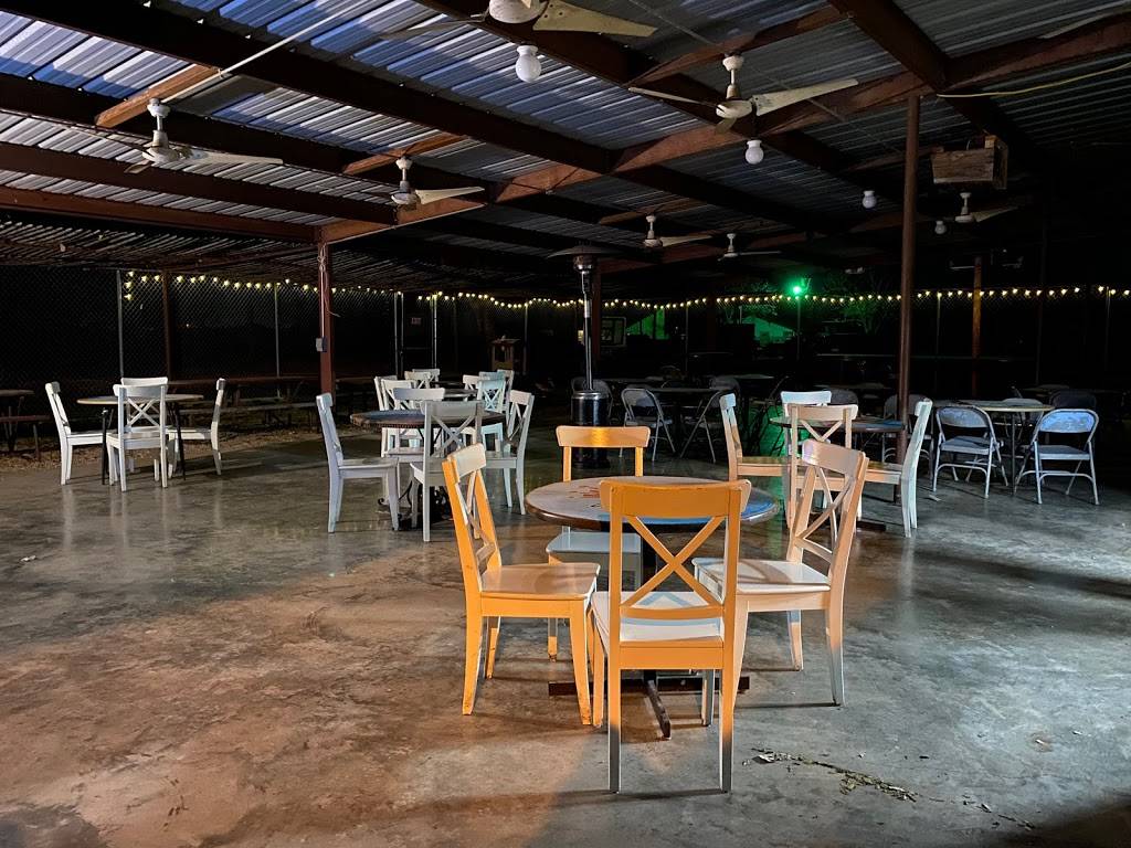 Coach Hurts Crossroads General Store & Grille | restaurant | 1476 Ross Rd, Elm Mott, TX 76640, USA | 2548292332 OR +1 254-829-2332