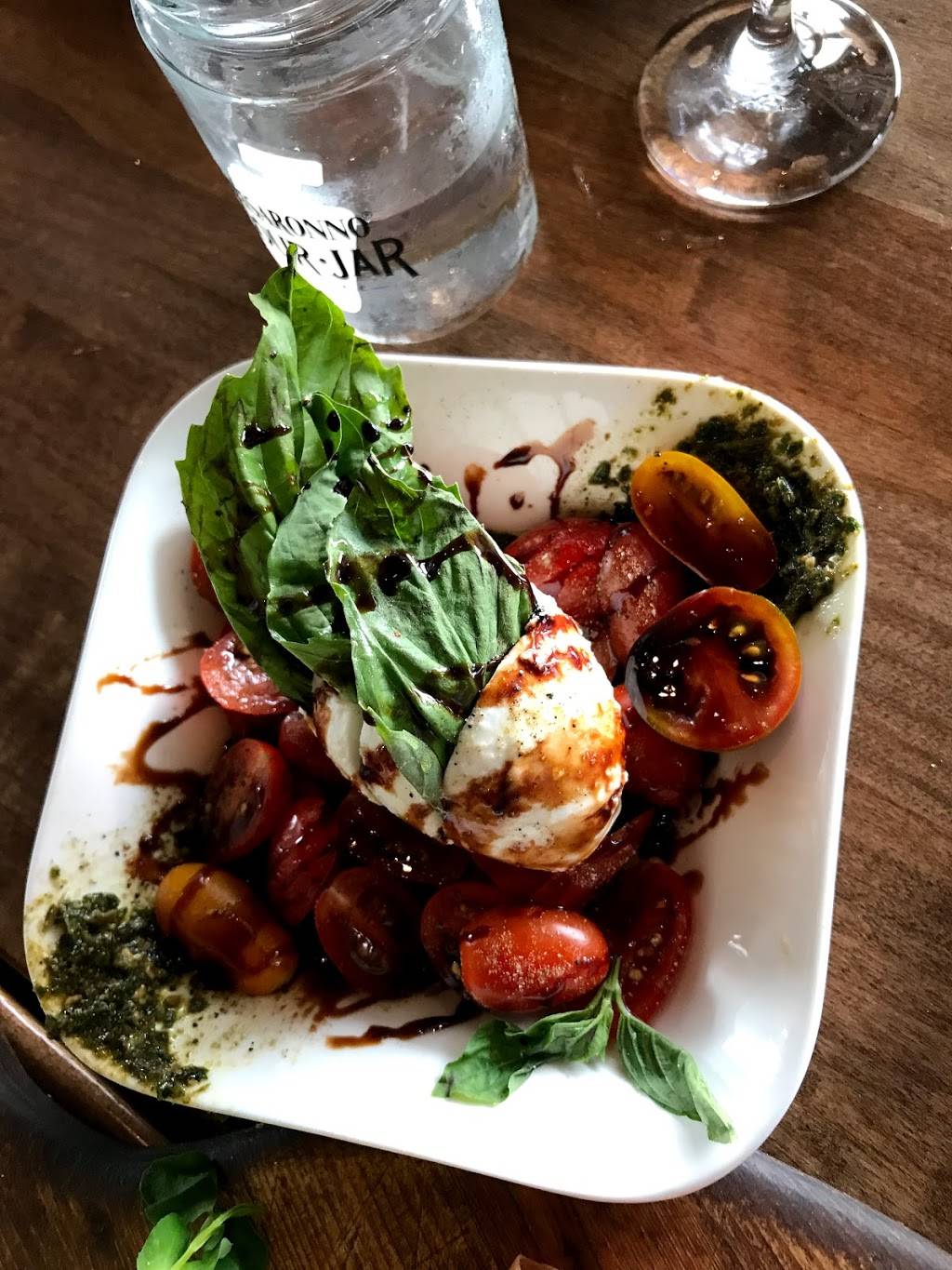 The Boot Social Pizzeria | restaurant | 579 Kerr St, Oakville, ON L6K 3E1, Canada | 9053393139 OR +1 905-339-3139