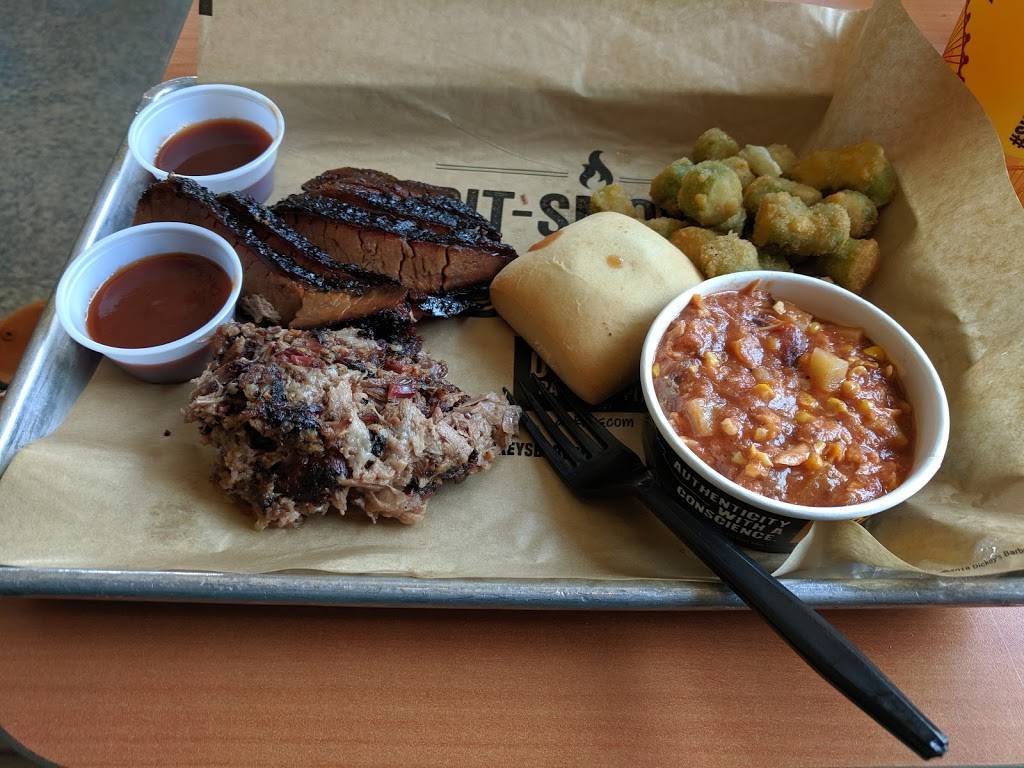 Dickeys Barbecue Pit | restaurant | 1109 US Highway 80 E, Ste E, Pooler, GA 31322, USA | 9129881286 OR +1 912-988-1286