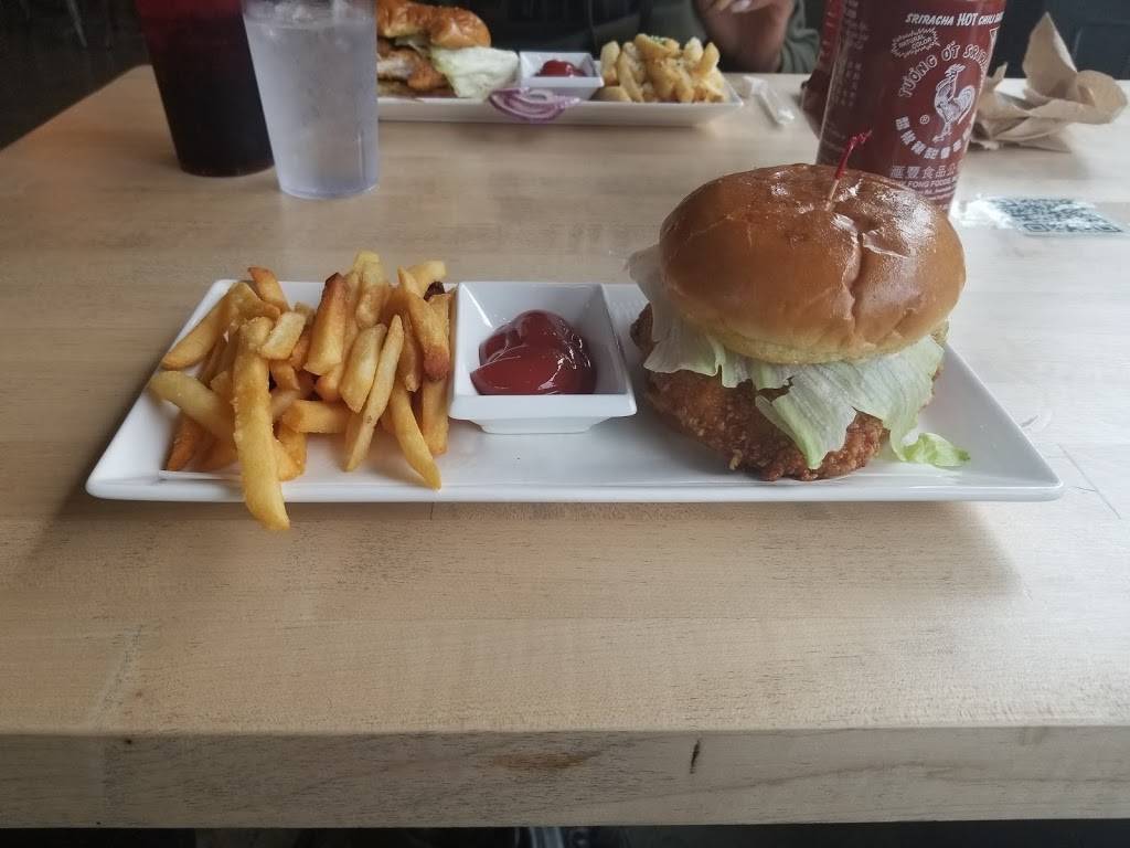 Gama Chicken | restaurant | Halstead Square Lofts, Merrilee Dr, Fairfax, VA 22031, USA | 7037127119 OR +1 703-712-7119