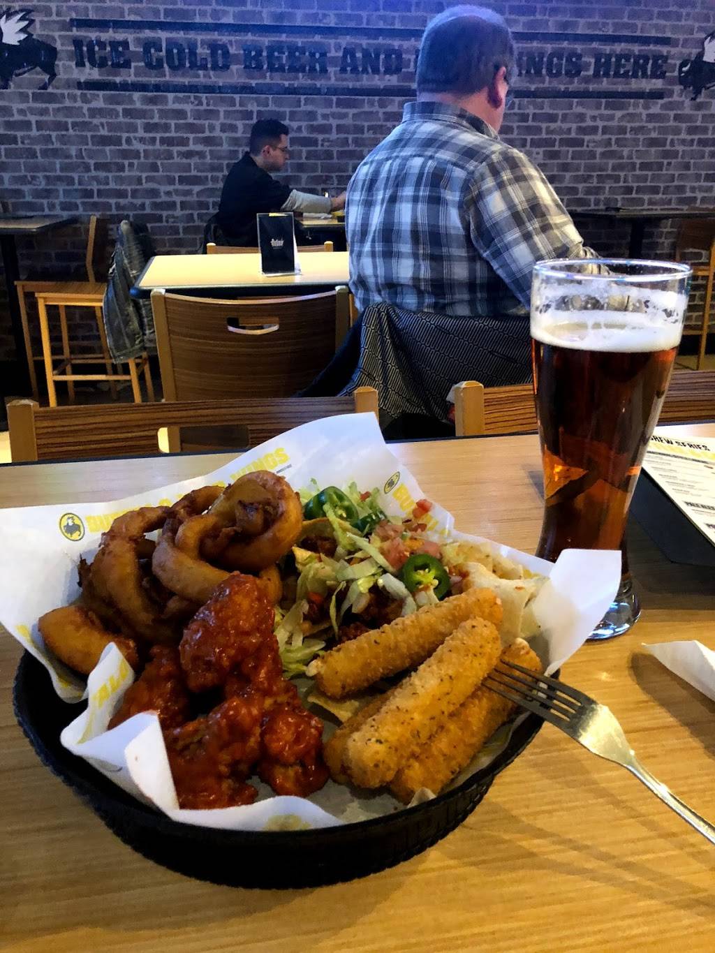 Buffalo Wild Wings | restaurant | 9243 Schulze Dr, West Chester Township, OH 45069, USA | 5139429464 OR +1 513-942-9464