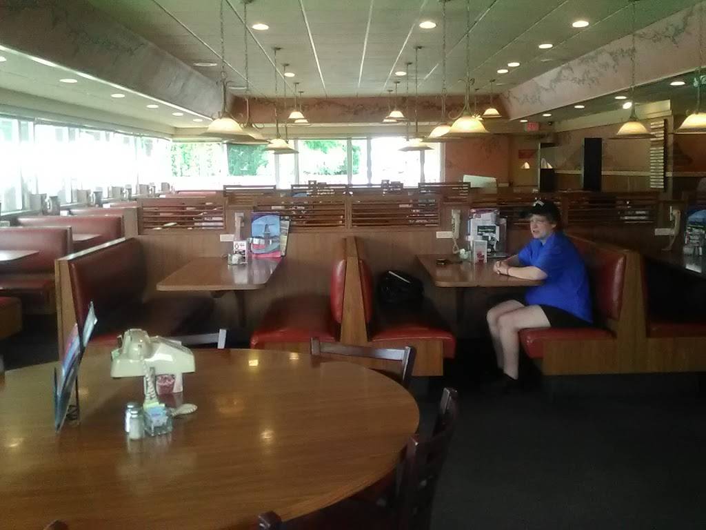 Russ Restaurant | restaurant | 3225 Henry St, Muskegon, MI 49441, USA | 2317392214 OR +1 231-739-2214