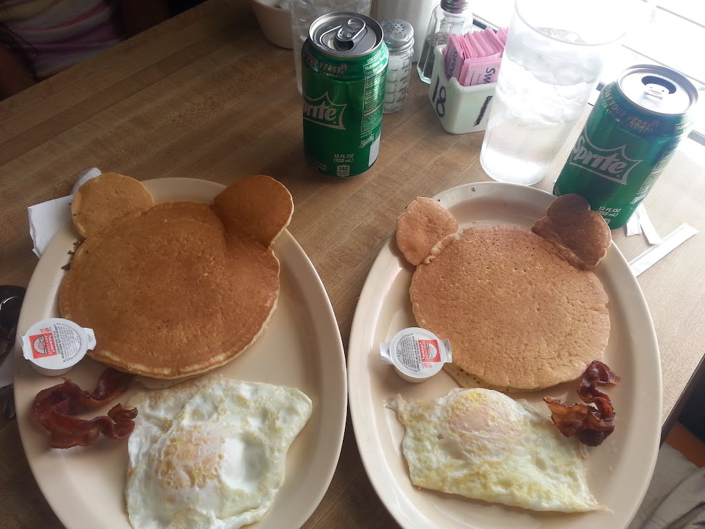 Estrellas Restaurant | restaurant | 114 E Elizabeth St, Brownsville, TX 78520, USA | 9565461504 OR +1 956-546-1504