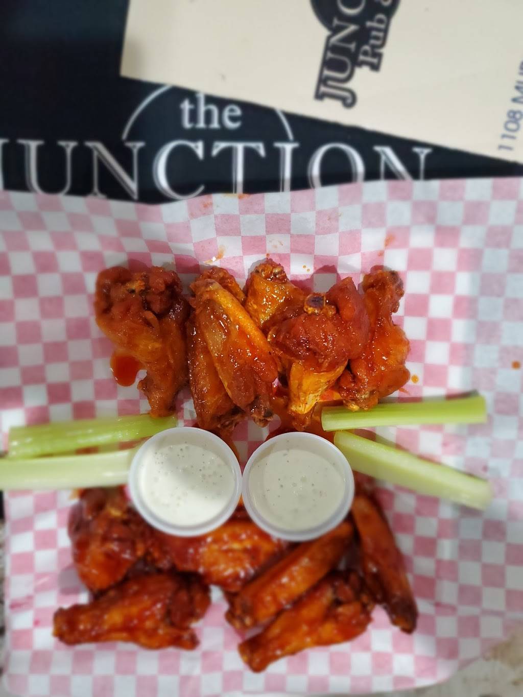 The Junction Pub & Grill | restaurant | 1108 Murfreesboro Pike, Nashville, TN 37217, USA | 6157307542 OR +1 615-730-7542