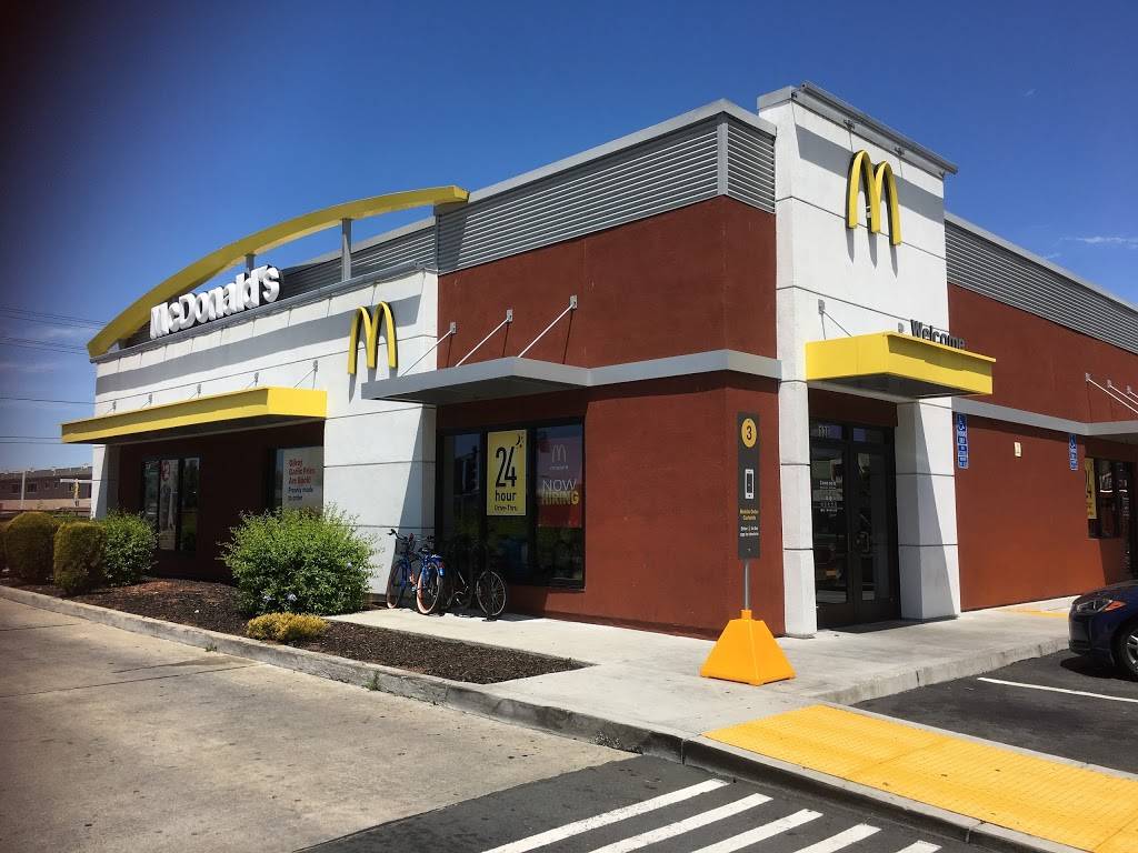 McDonalds | cafe | 130 Greenhouse Marketplace, San Leandro, CA 94578, USA | 5103511834 OR +1 510-351-1834