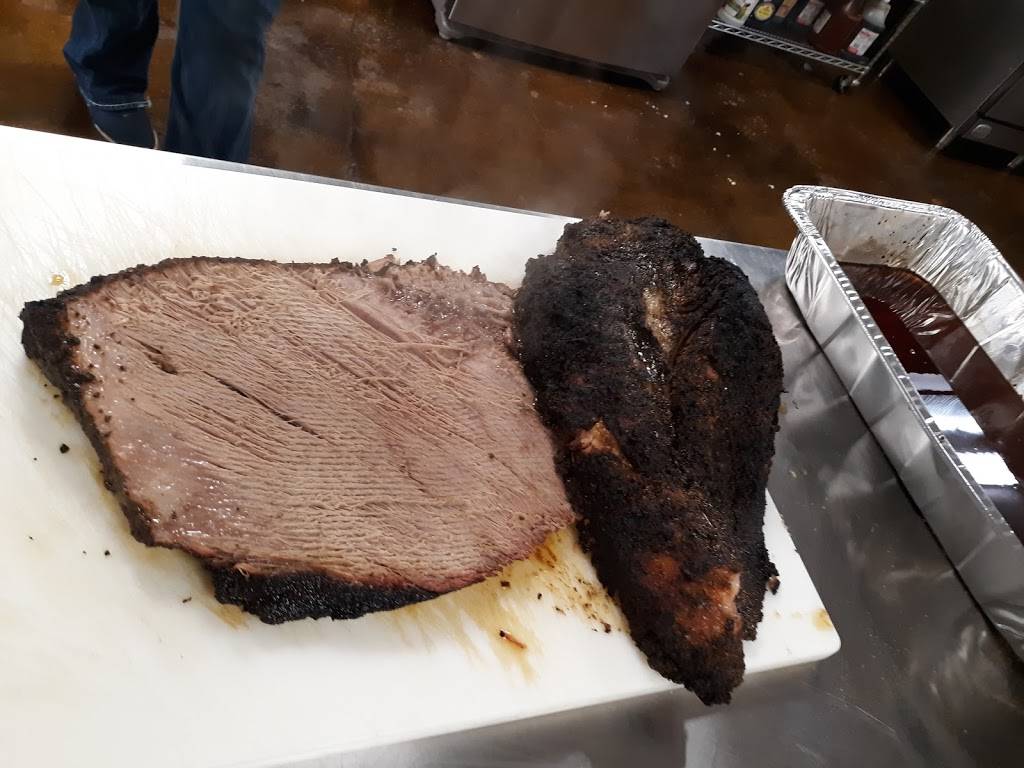 Luecks Barbecue & General Store | restaurant | 506 Main St, Grandview, MO 64030, USA | 8165992020 OR +1 816-599-2020