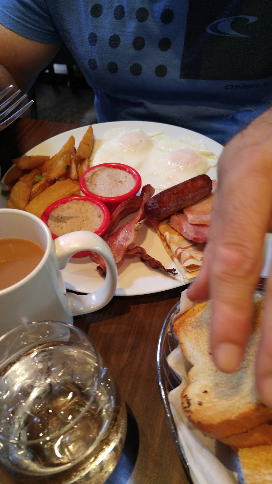 Grizzlys | restaurant | 1421 Chemin Gascon, Terrebonne, QC J6X 4L9, Canada | 4509644046 OR +1 450-964-4046