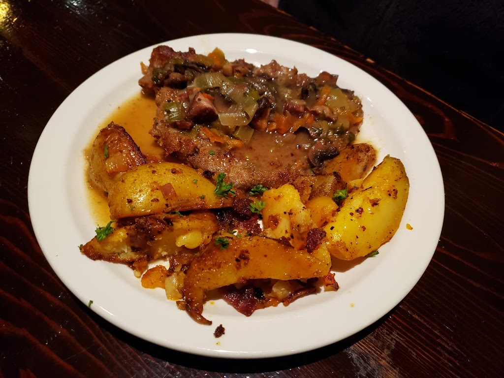 Cafe Bahnhof German Restaurant & Biergarten | restaurant | 1725 E Cecil St, Waynoka, OK 73860, USA | 5808240063 OR +1 580-824-0063