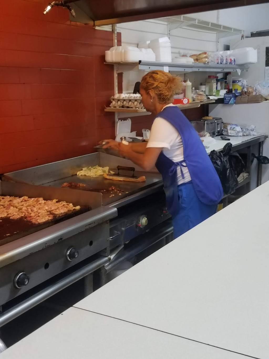 Tony & Ruth Steaks | restaurant | 837 N 8th St, Camden, NJ 08102, USA | 8569648193 OR +1 856-964-8193