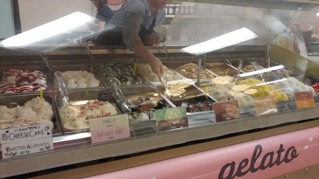 Sweet Berry | meal takeaway | 9432 Main St, Fairfax, VA 22031, USA | 7039782112 OR +1 703-978-2112