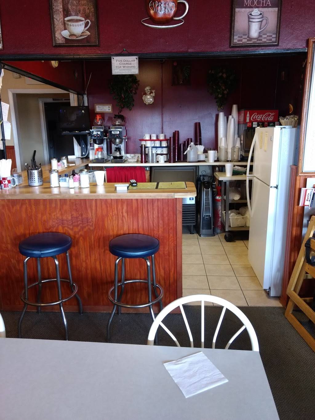 Apollo Family Restaurant Inside Apollo Beach Shopping Center | restaurant | 6048 N U.S. Hwy 41, Apollo Beach, FL 33572, USA | 8136456226 OR +1 813-645-6226