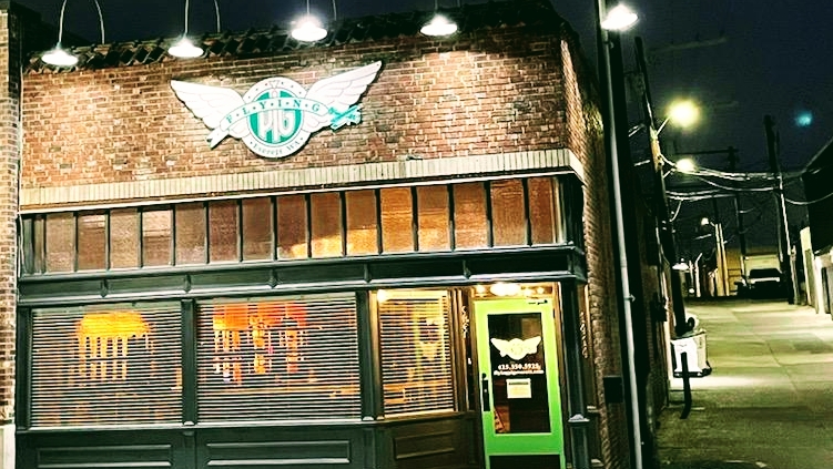The Flying Pig | restaurant | 1414 Hewitt Ave, Everett, WA 98201, USA | 4253505925 OR +1 425-350-5925