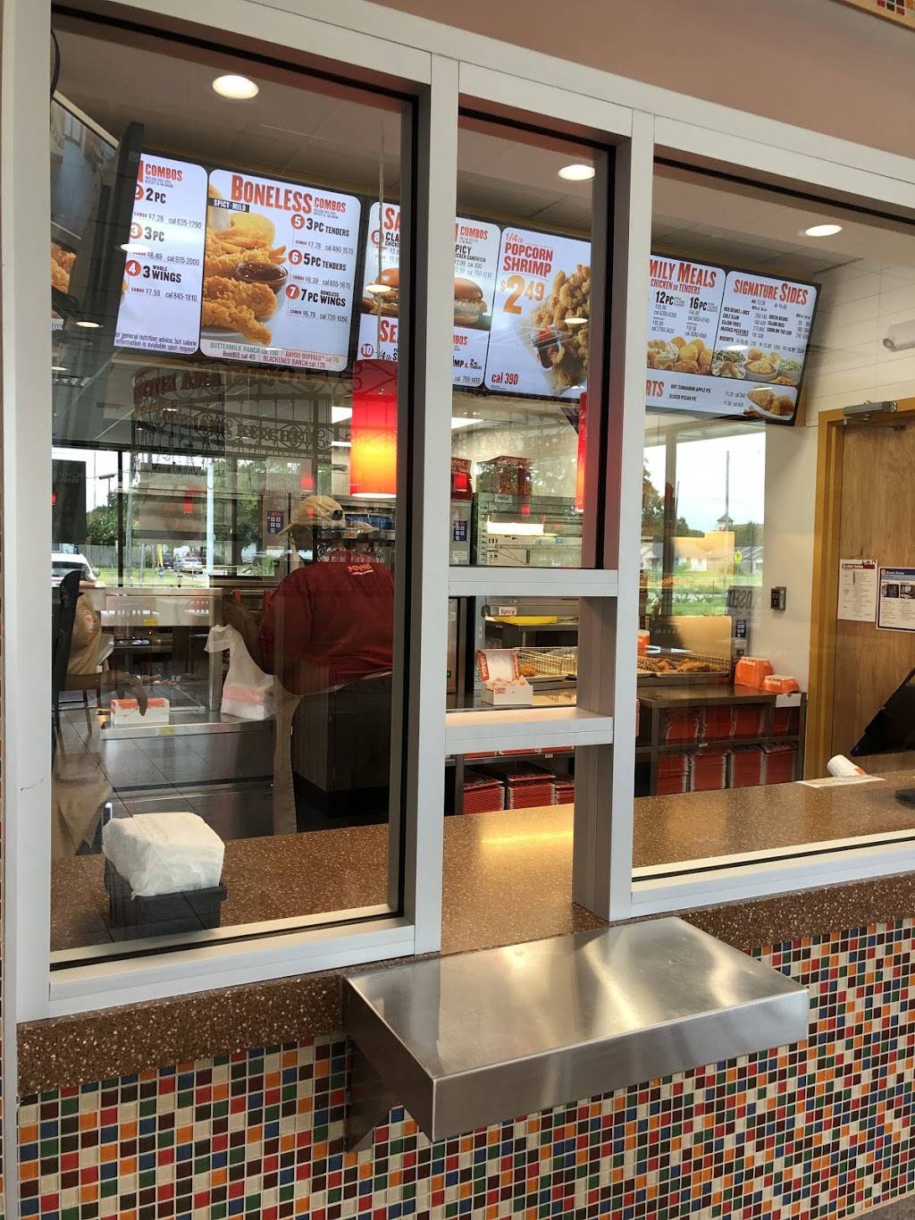 Popeyes Louisiana Kitchen | restaurant | 2420 Scott St, Houston, TX 77004, USA | 7136550660 OR +1 713-655-0660