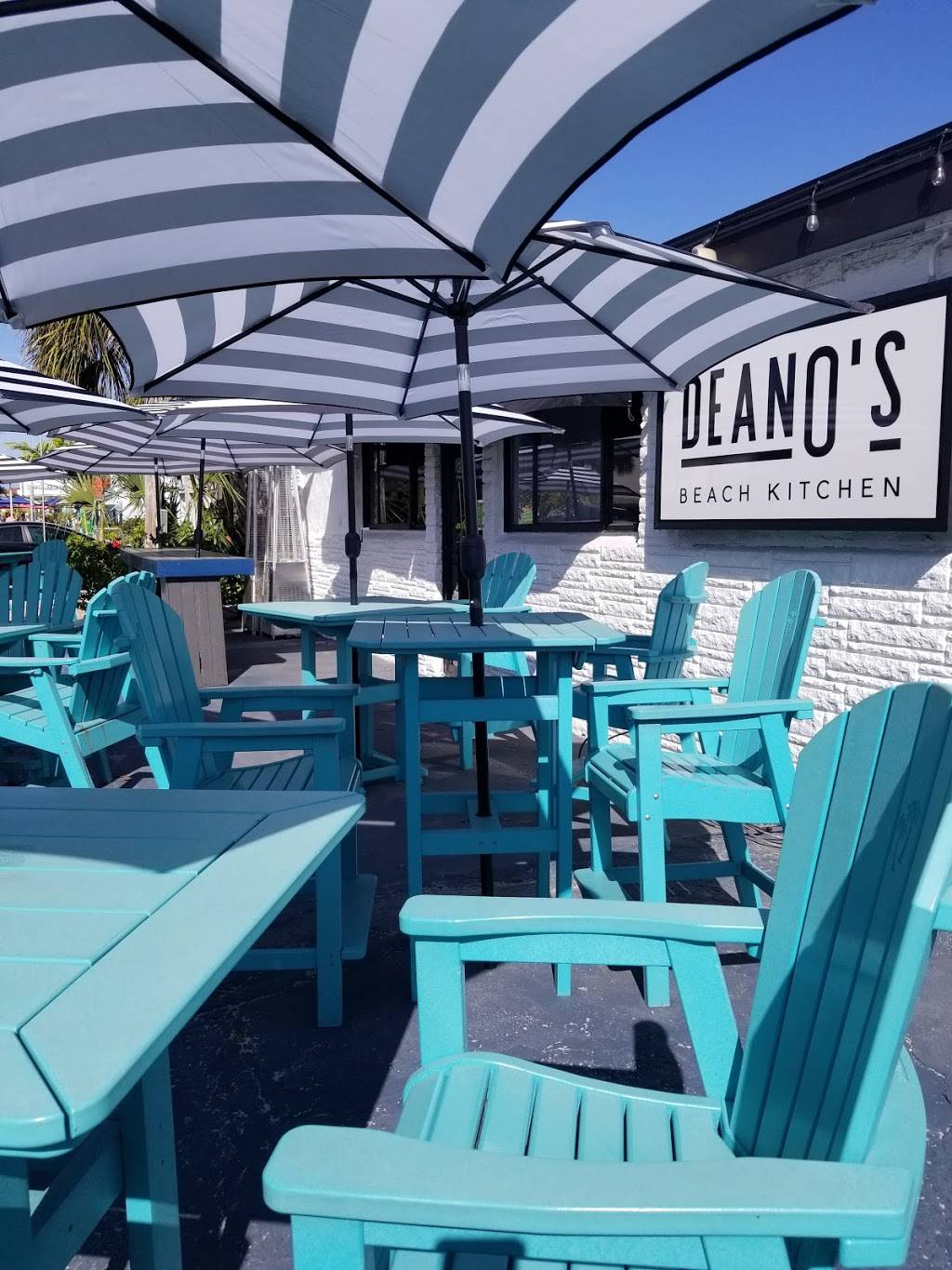 Deanos Beach Kitchen | restaurant | 14601 A, Gulf Blvd, Madeira Beach, FL 33708, USA | 7272562006 OR +1 727-256-2006