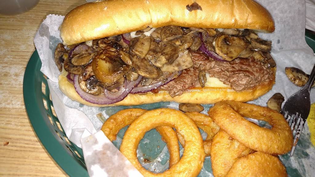 Between the Greens | restaurant | 3315 County Rd I, Saukville, WI 53080, USA | 2622849808 OR +1 262-284-9808