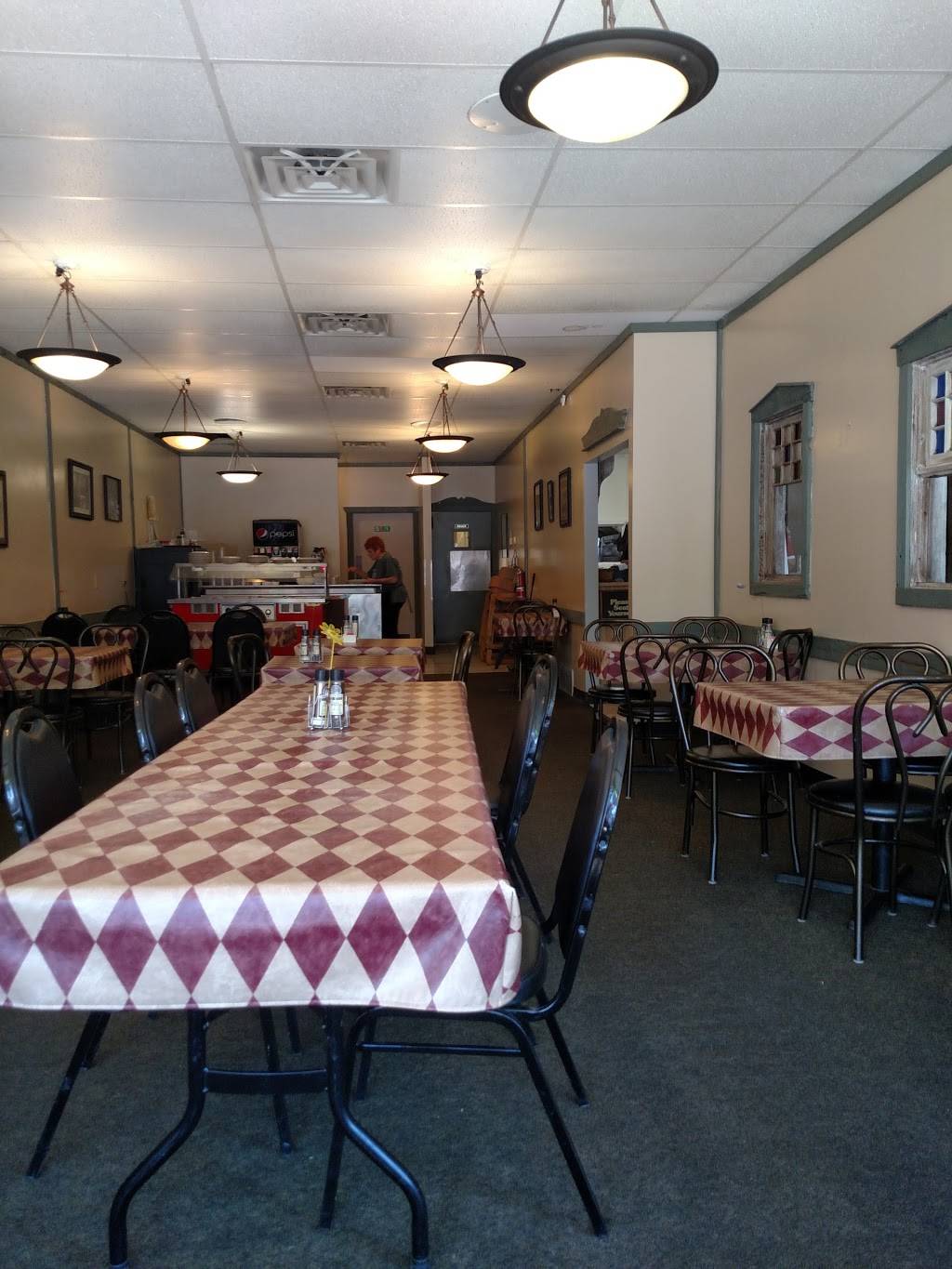 Franks Place | restaurant | 104 E Main St, Manchester, MI 48158, USA | 7344288003 OR +1 734-428-8003