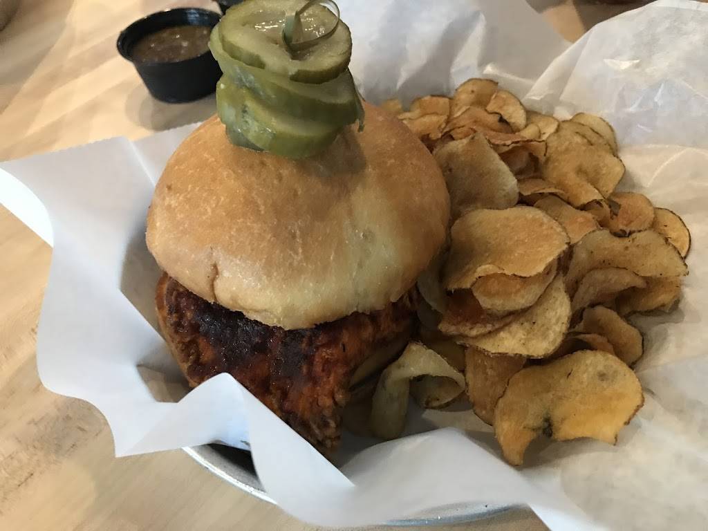 The Half Pint | restaurant | 671 High St, Worthington, OH 43085, USA | 6143969119 OR +1 614-396-9119