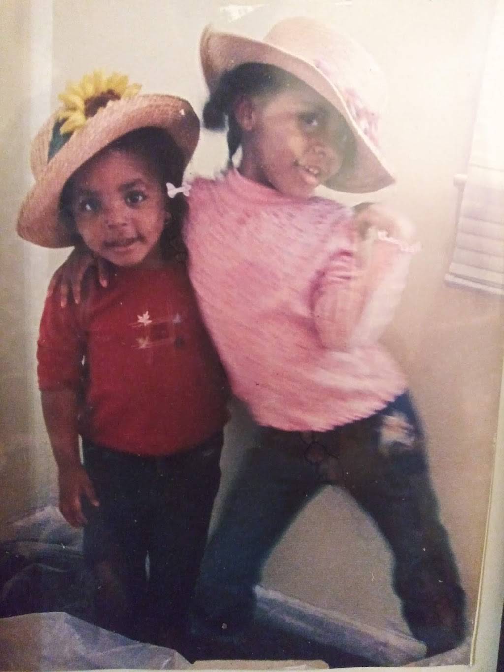 White Castle | restaurant | 15365 Wyoming Ave, Detroit, MI 48238, USA | 3138647597 OR +1 313-864-7597