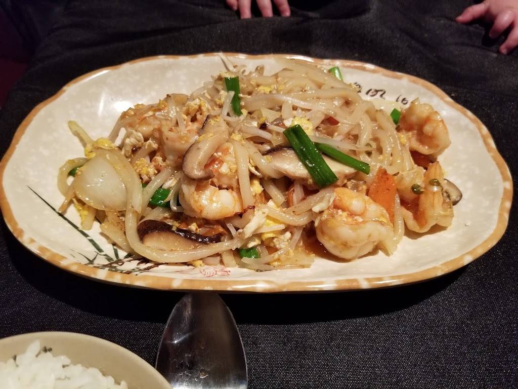 Red Lion Singapore Grill & Japanese Cuisine | restaurant | 515 Cottage Grove Rd, Madison, WI 53716, USA | 6084673018 OR +1 608-467-3018