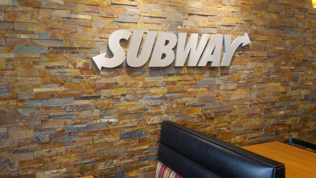 Subway Restaurants | restaurant | 635 N Main St Suite B3, Corona, CA 92880, USA | 9512724224 OR +1 951-272-4224