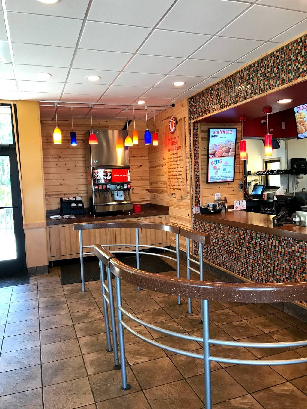 Popeyes Louisiana Kitchen | restaurant | 3763 Sun City Center Blvd, Sun City Center, FL 33573, USA | 8136334275 OR +1 813-633-4275