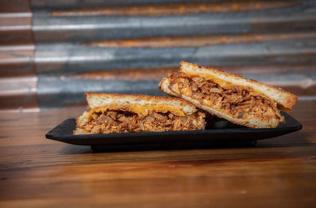 Sarasota Food + Beer | restaurant | 5446 Fruitville Rd, Sarasota, FL 34232, USA | 9414447823 OR +1 941-444-7823